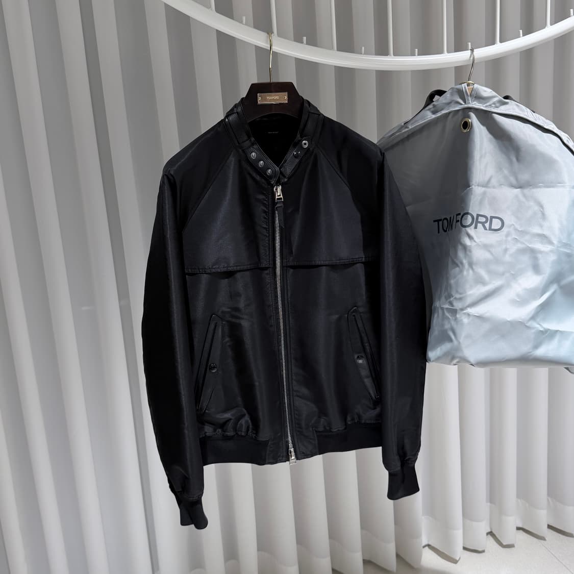 (A+/54) / 톰포드 실크 봄버 레더 자켓 블랙 상품이미지3