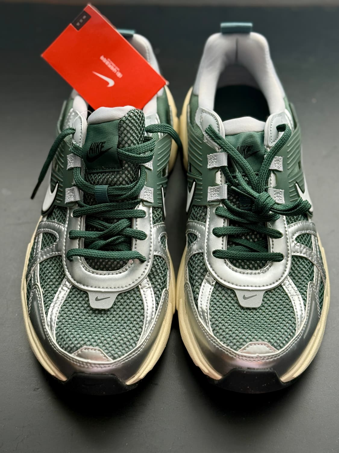 나이키 V2K 런 빈티지 그린 미네랄 스프러스 상품이미지3
