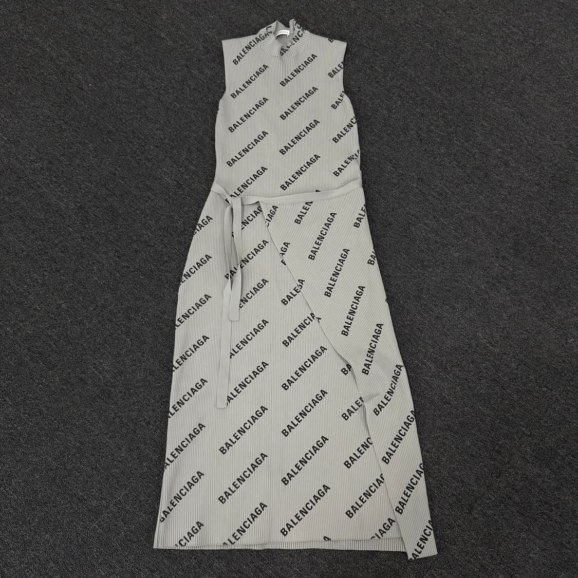 발렌시아가 로고 프린트 랩 민소매 원피스 상품이미지6