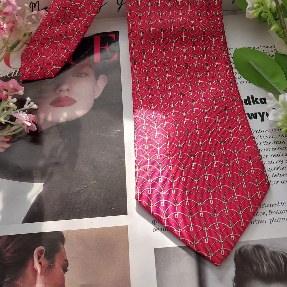 던힐 실크 레드 로고 패턴 넥타이 9cm A+등급 K1873
 상품이미지4