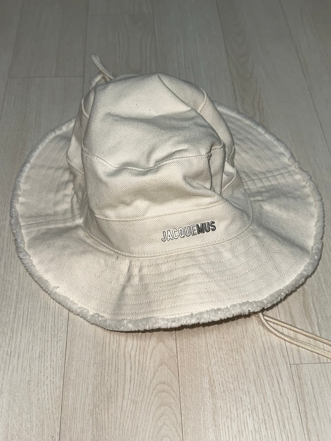 [60] 자크뮈스 르 밥 아티초크 버킷햇 오프 화이트 상품이미지2