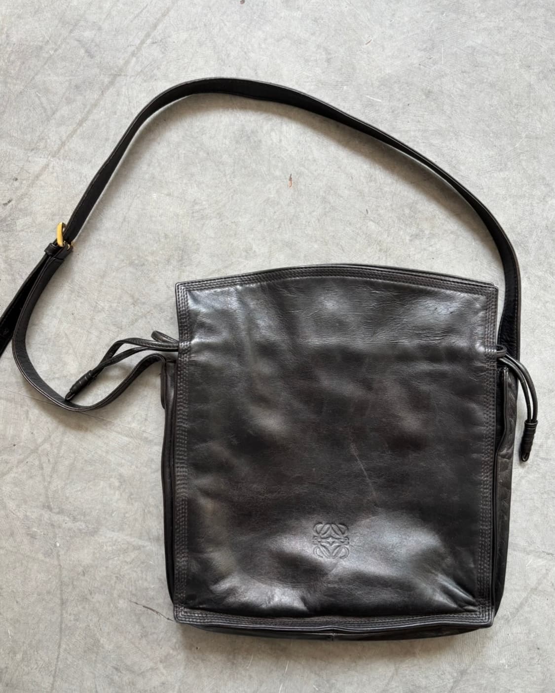 Loewe 로에베 블랙 플라멩코 아나그램 숄더백 상품이미지1