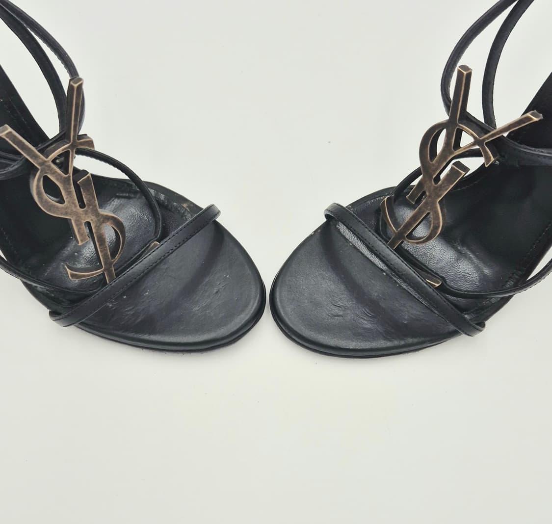 생로랑 카산드라 스크랩 샌들 힐
 상품이미지8