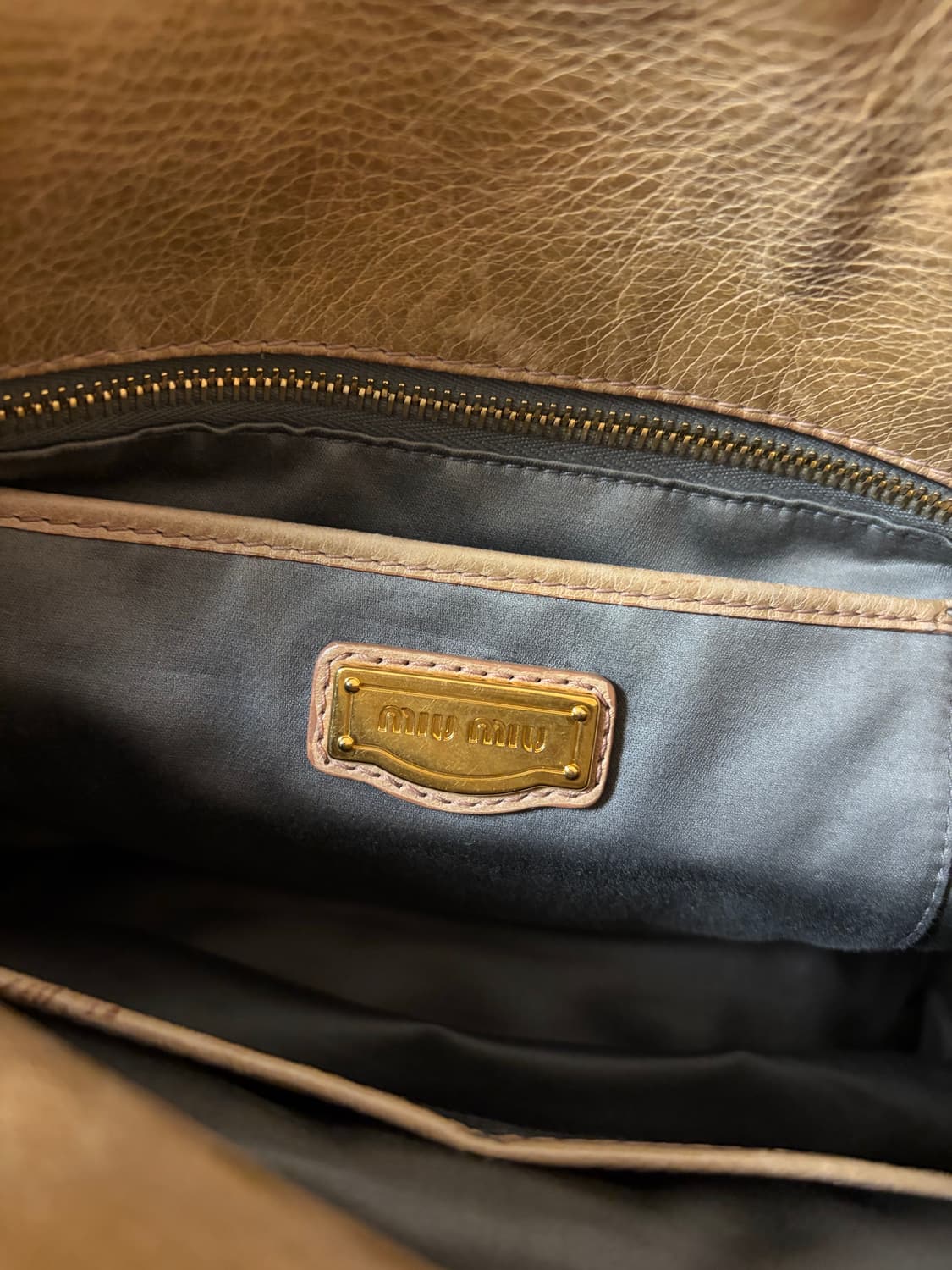 미우미우 비텔로 럭스 사첼백 숄더백 토트백 상품이미지4