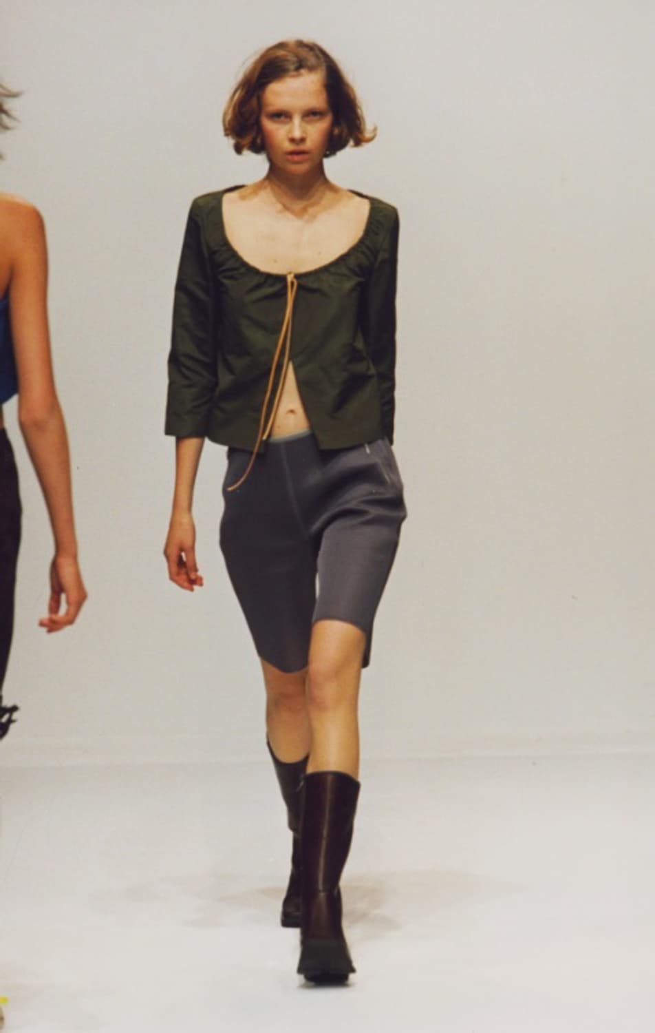Miu miu 99SS braided leather string top 상품이미지1