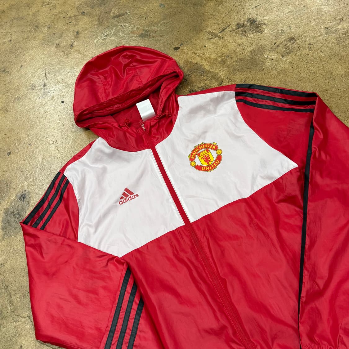 [정품/100] 아디다스 맨유 바람막이 후드 레드 b16 상품이미지1