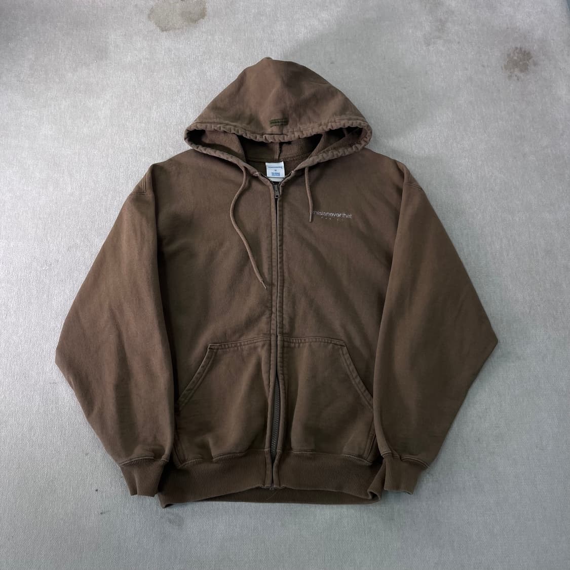 100 디스이즈네버댓 자수로고 후드집업 상품이미지2