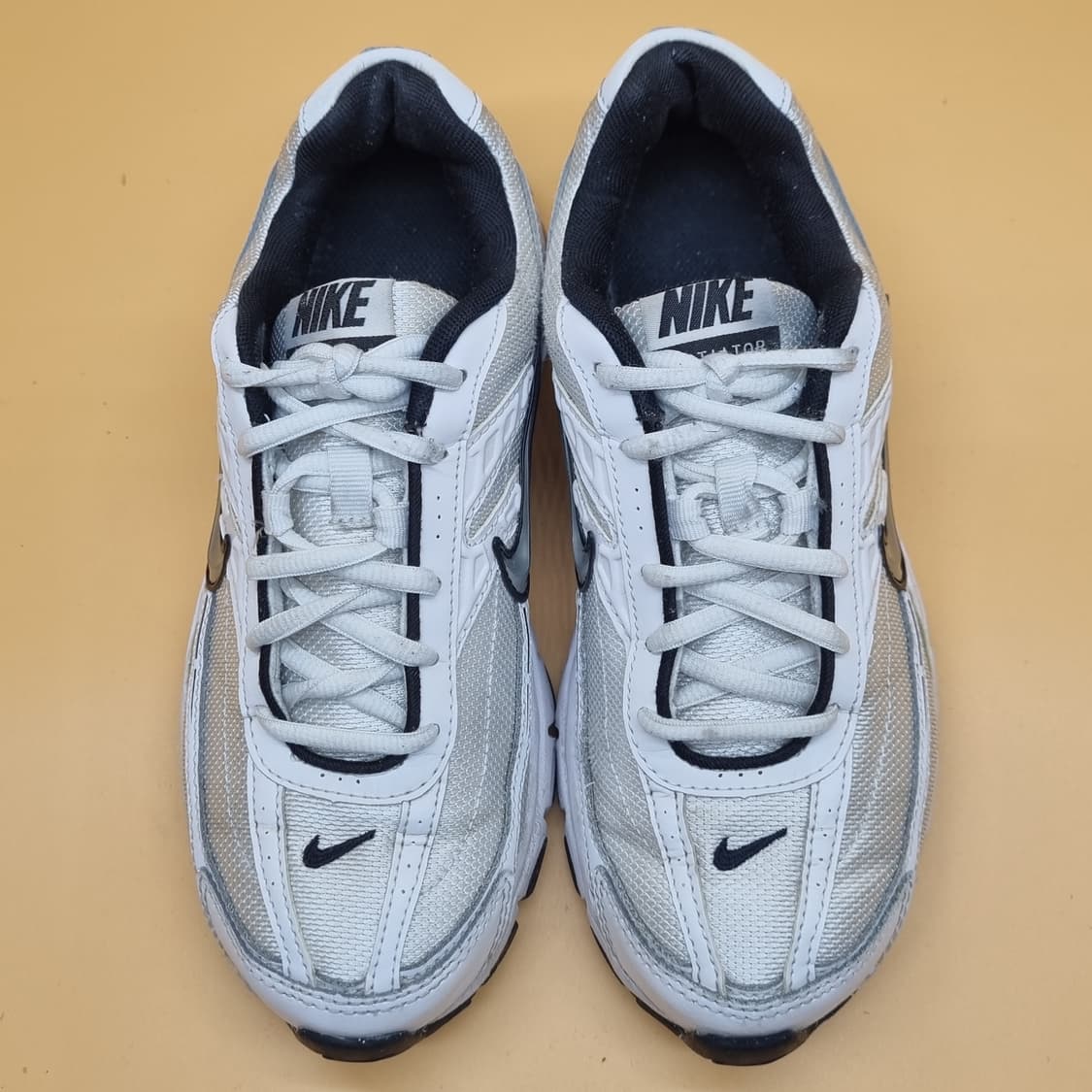 나이키 이니시에이터 화이트 운동화250  상품이미지2