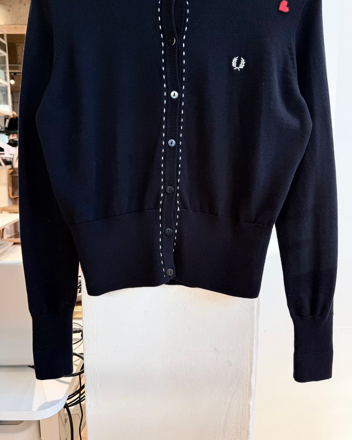 프레드페리 x 에이미 와인하우스 블랙 버튼 가디건  상품이미지6
