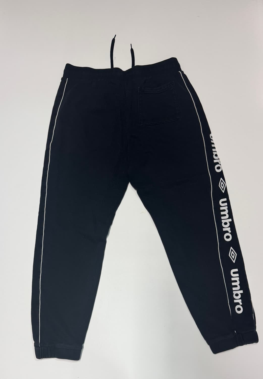 엄브로 Umbro 사이드 스펠로고 트레이닝 조거팬츠 상품이미지2