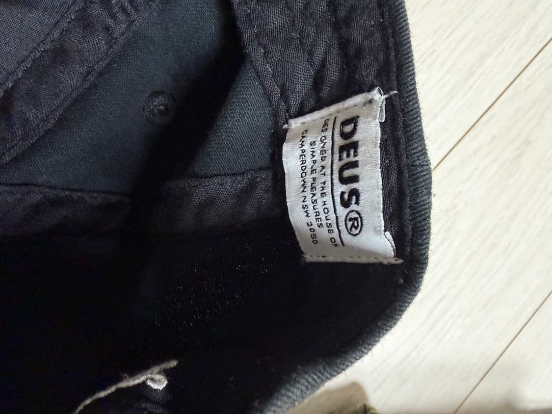 데우스 엑스 마키나 모자 상품이미지2