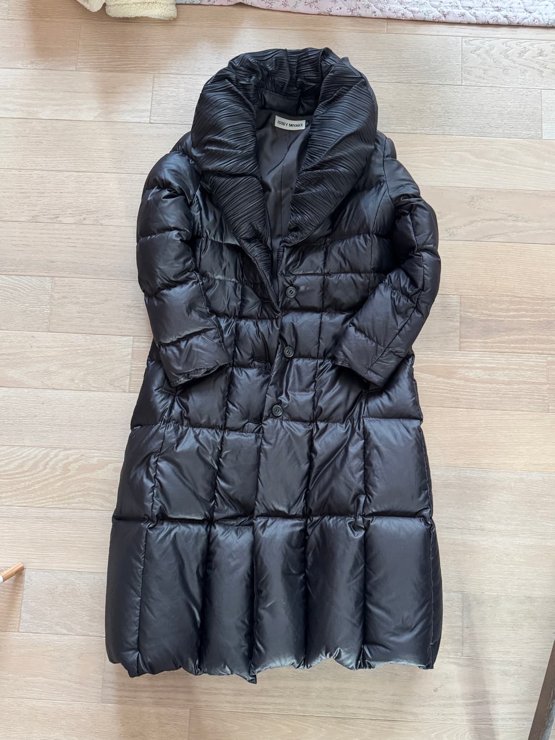 Issey Miyake 이세이 미야케 2010시즌 블랙 플리츠 롱패딩 상품이미지1