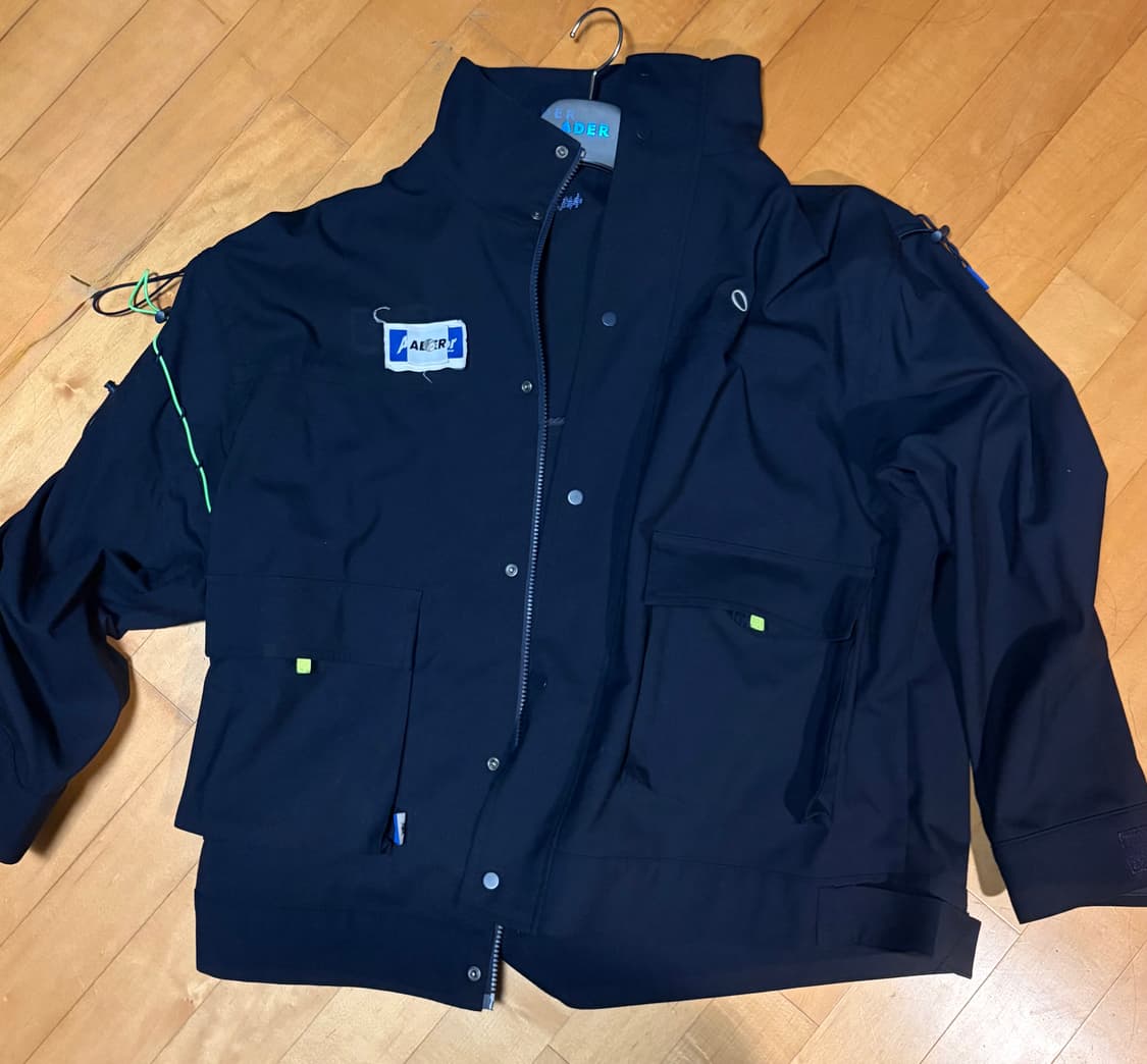 아더에러 Rivet label jumper Navy 상품이미지2