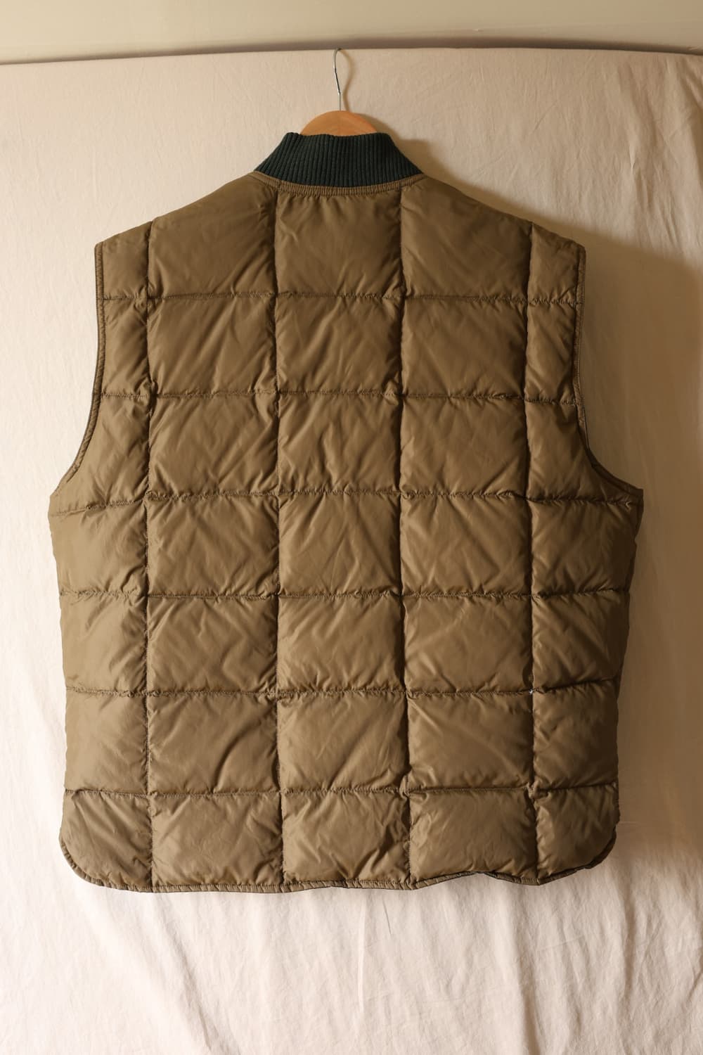 에디바우어 80s 90s 리버시블 구스다운 베스트 베이지 그린 신품급

 상품이미지7