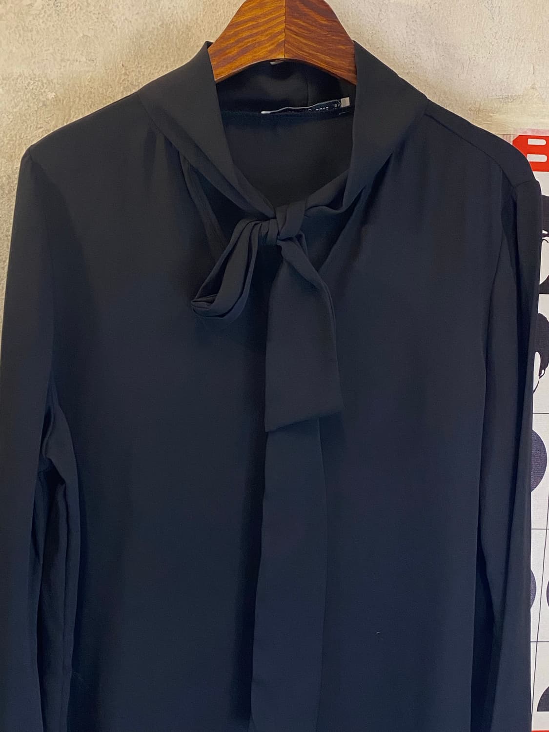 Classy michelle 블랙 블라우스 L 상품이미지3