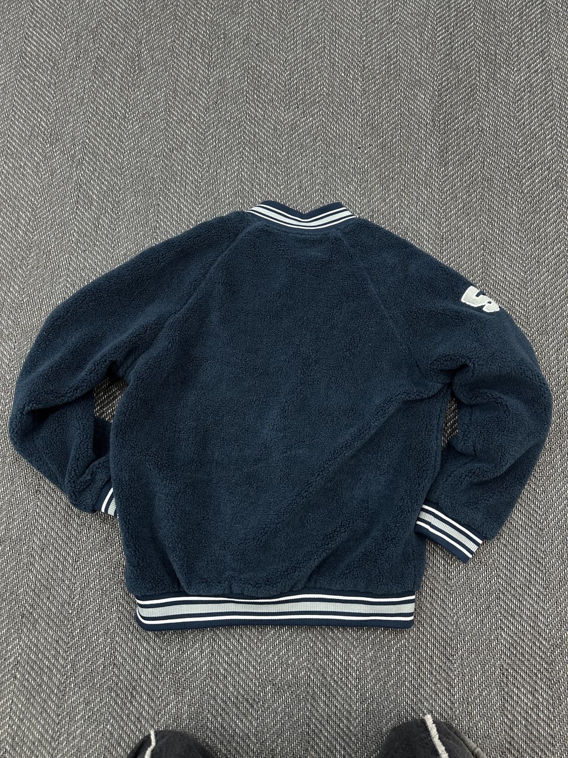 오아이오아이 뽀글이 덤블 자켓 네이비 상품이미지8