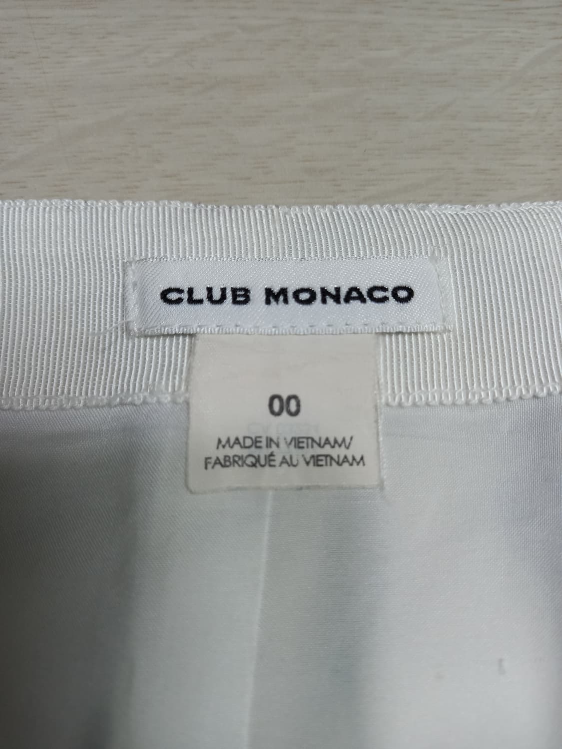 26 CLUB MONACO 부드러운 스판 미디스커트 26-621 상품이미지5