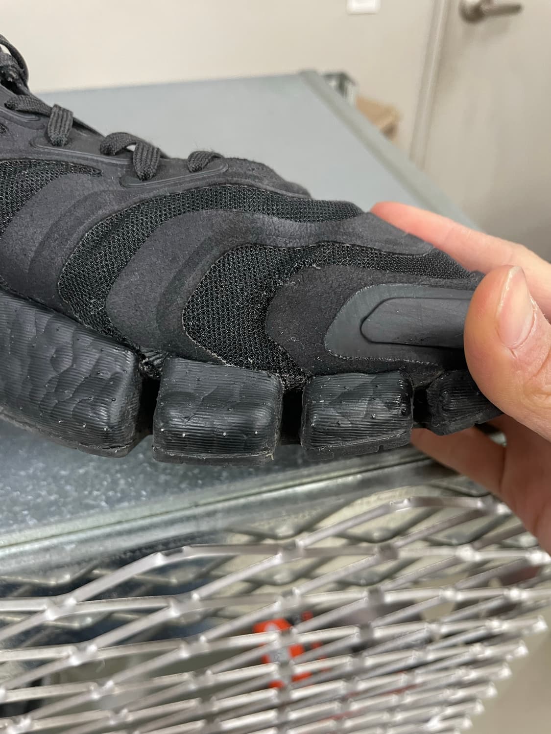 아디다스 x 퍼렐 윌리엄스 클라이마쿨 벤토 블랙 265 상품이미지7