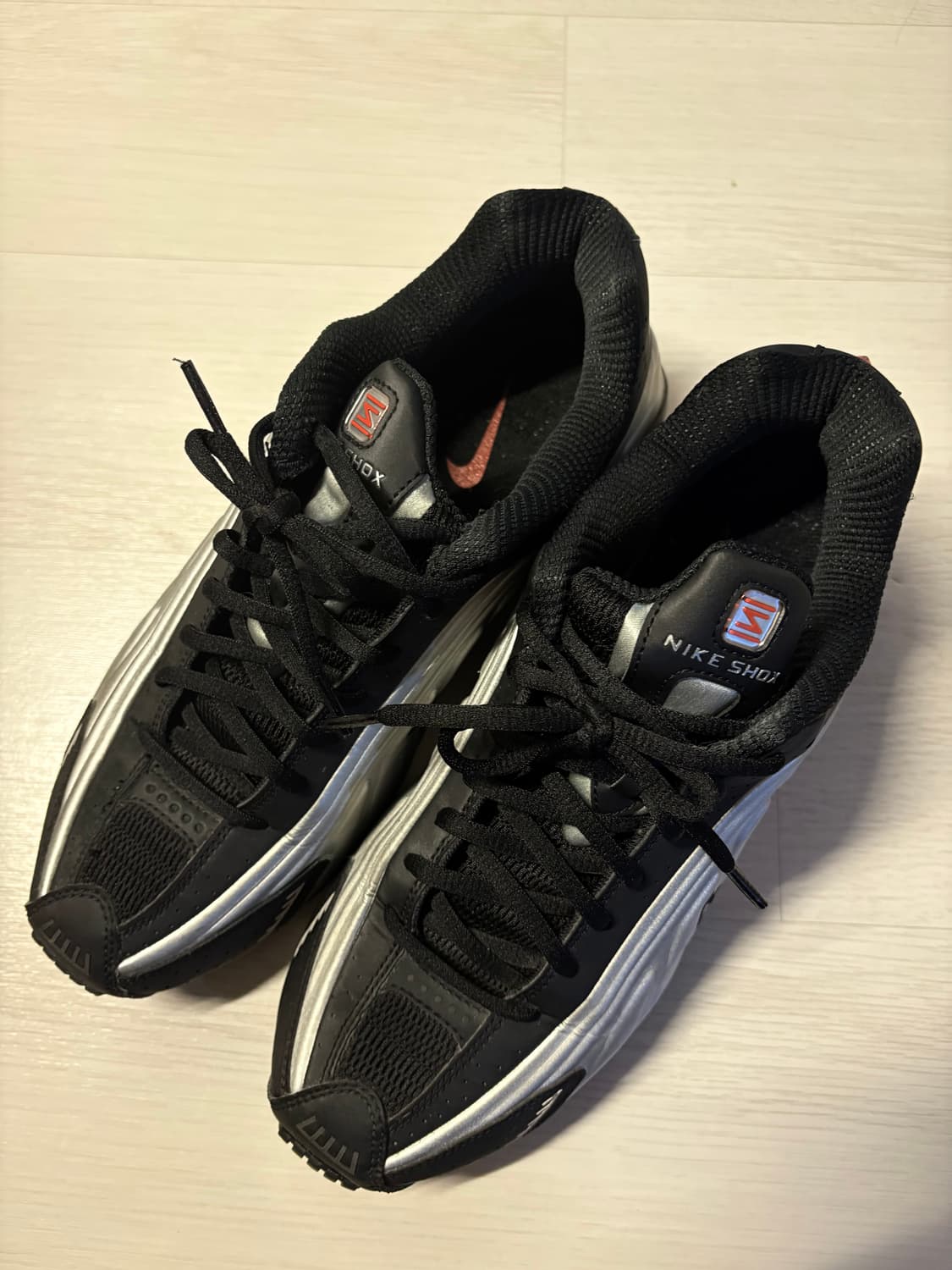 Nike Shox R4 Metallic Silver Red 상품이미지2