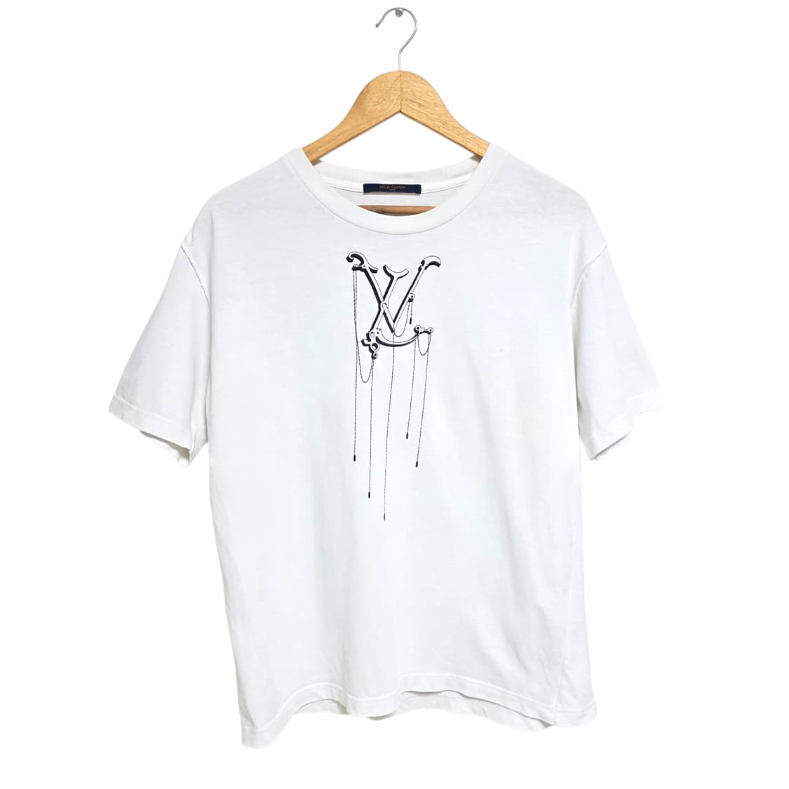 루이비통 LV 펜던트 반팔 티셔츠 상품이미지1