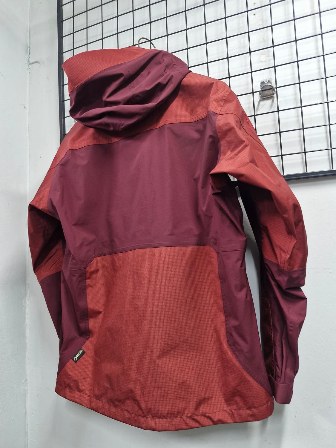 100L 블랙야크 저스트 고어텍스 후드 자켓. 상품이미지8