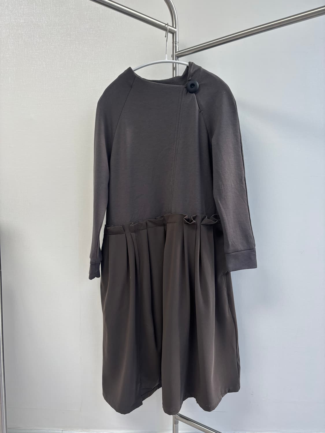 espace de calma 와코 사선 버튼 포인트 폴리 주름 원피스 상품이미지1