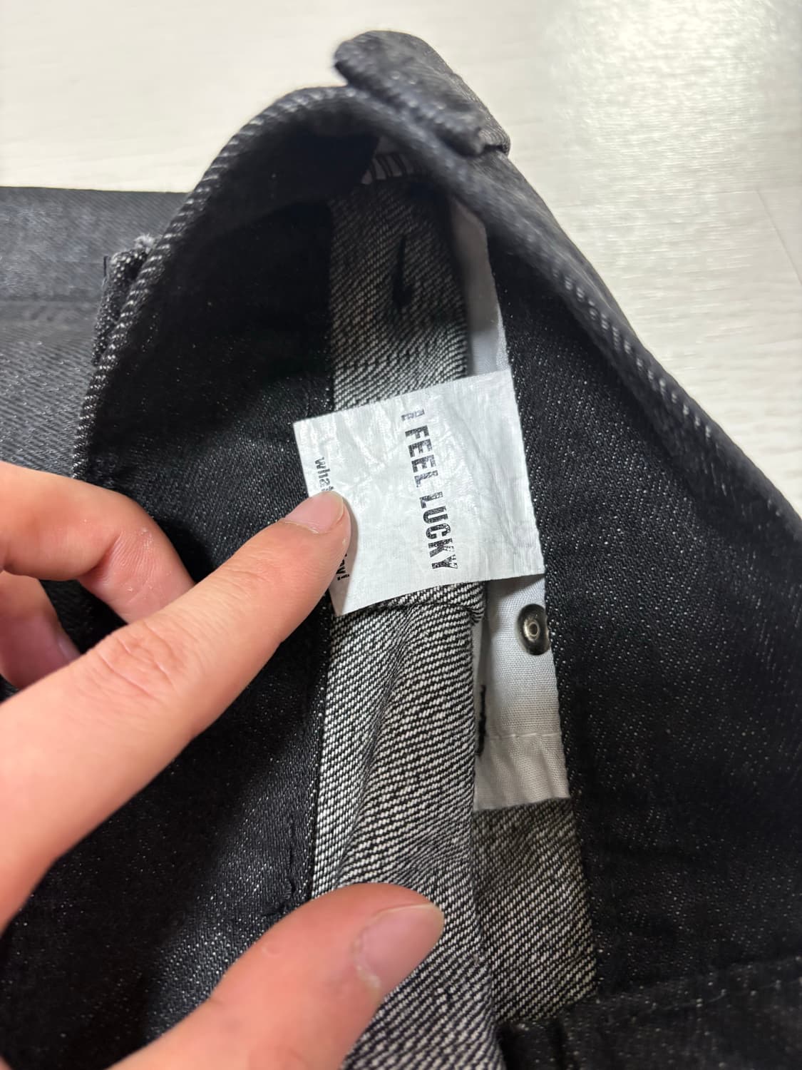 I FEEL LUCKY 블랙 워싱 플레어 데님 상품이미지5