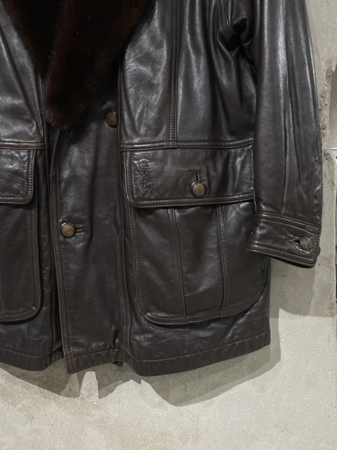 이브 생로랑 뿌르 옴므 다크 브라운 퍼 카라 고트 스킨 레더 자켓 상품이미지5