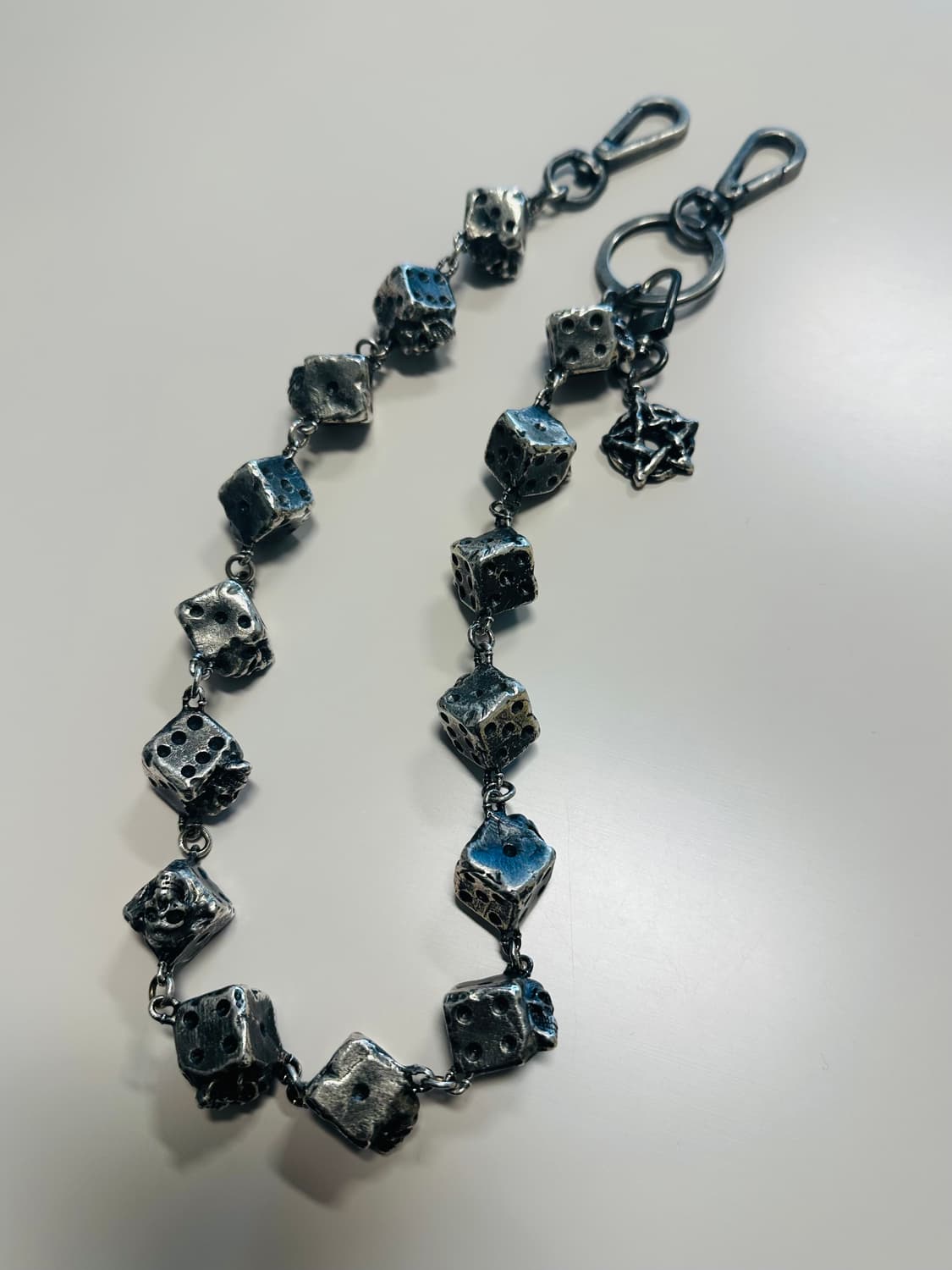 에모스탠스클럽 다이스 체인 상품이미지1