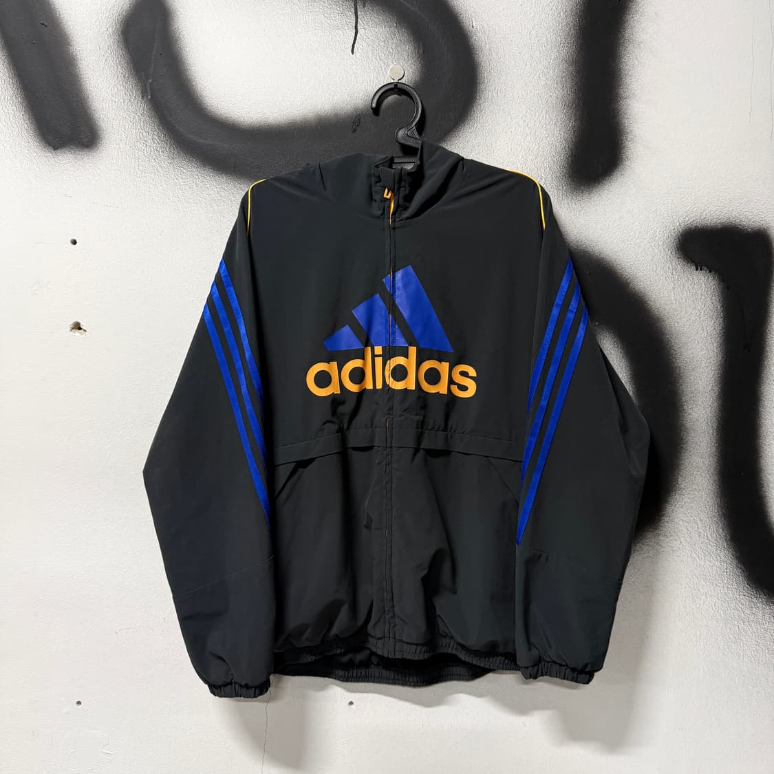 아디다스 올드스쿨 빅 프린팅 삼선 라인 디테일 후드 윈드브레이커 자켓 상품이미지1