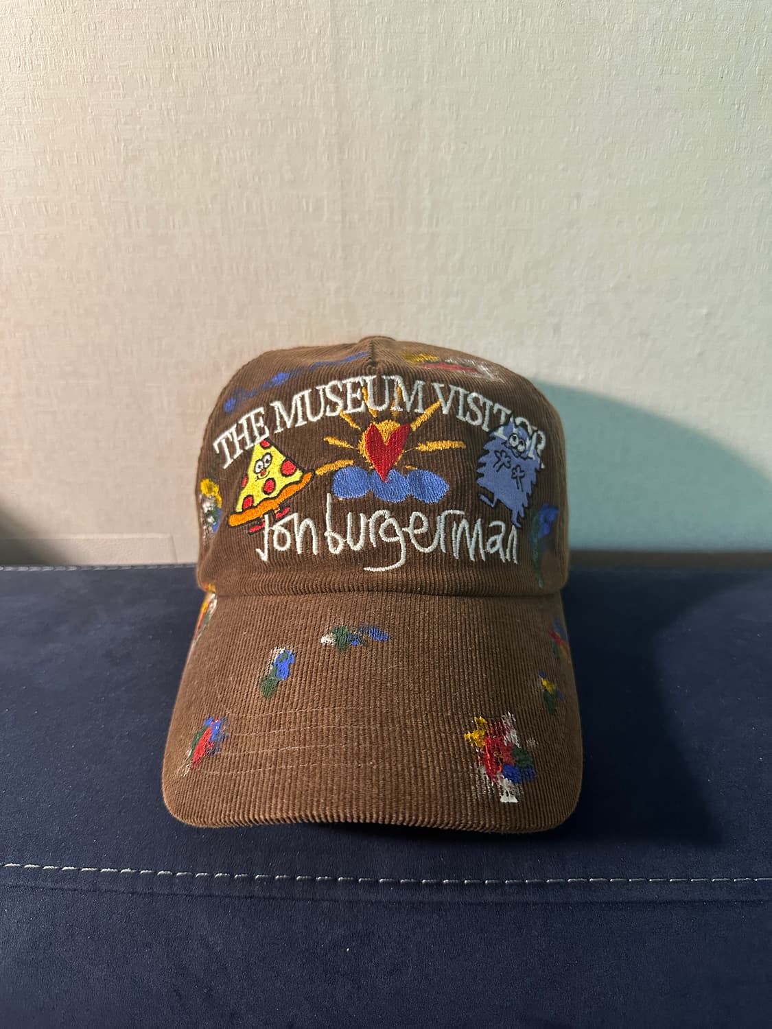 더뮤지엄비지터 X 존버거맨 콜라보 볼캡 브라운 상품이미지1