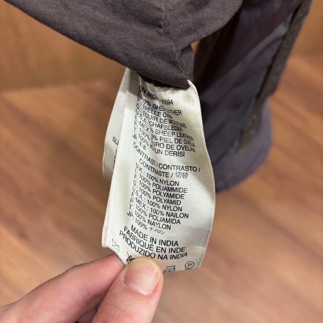 디젤 셰어링 레더 믹스 라이더 자켓 메탈 패치 셔링 디테일 차콜 브라운 상품이미지10