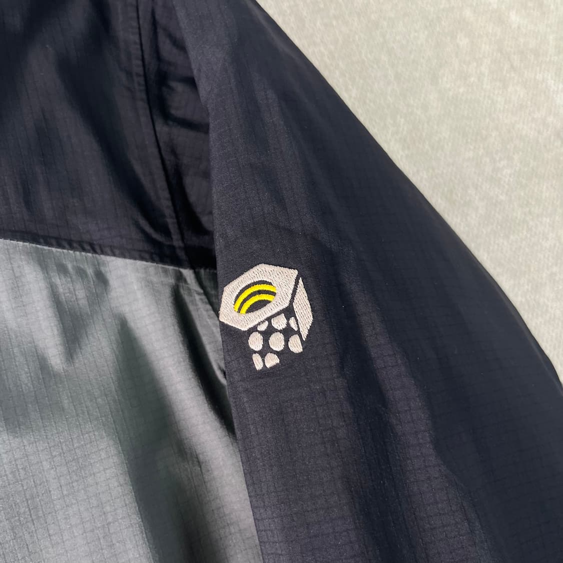 100 마운틴하드웨어 고프코어 바람막이 자켓 상품이미지4