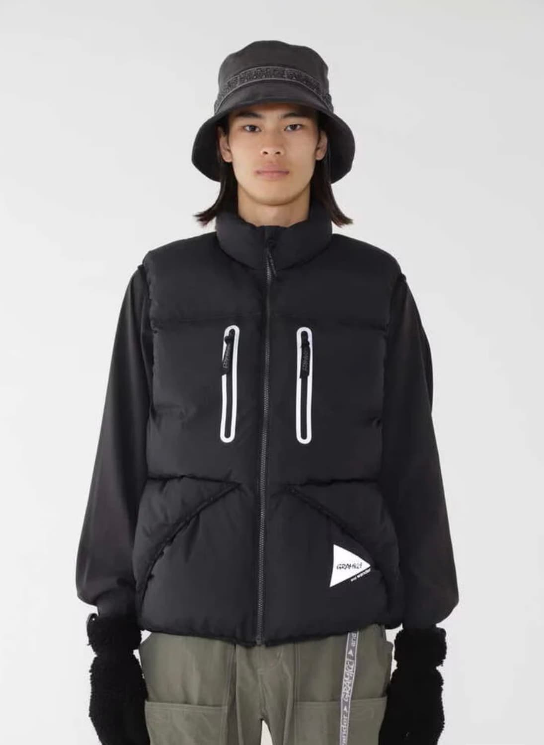 [새상품] 그라미치 x 앤드원더 다운베스트 블랙 상품이미지2