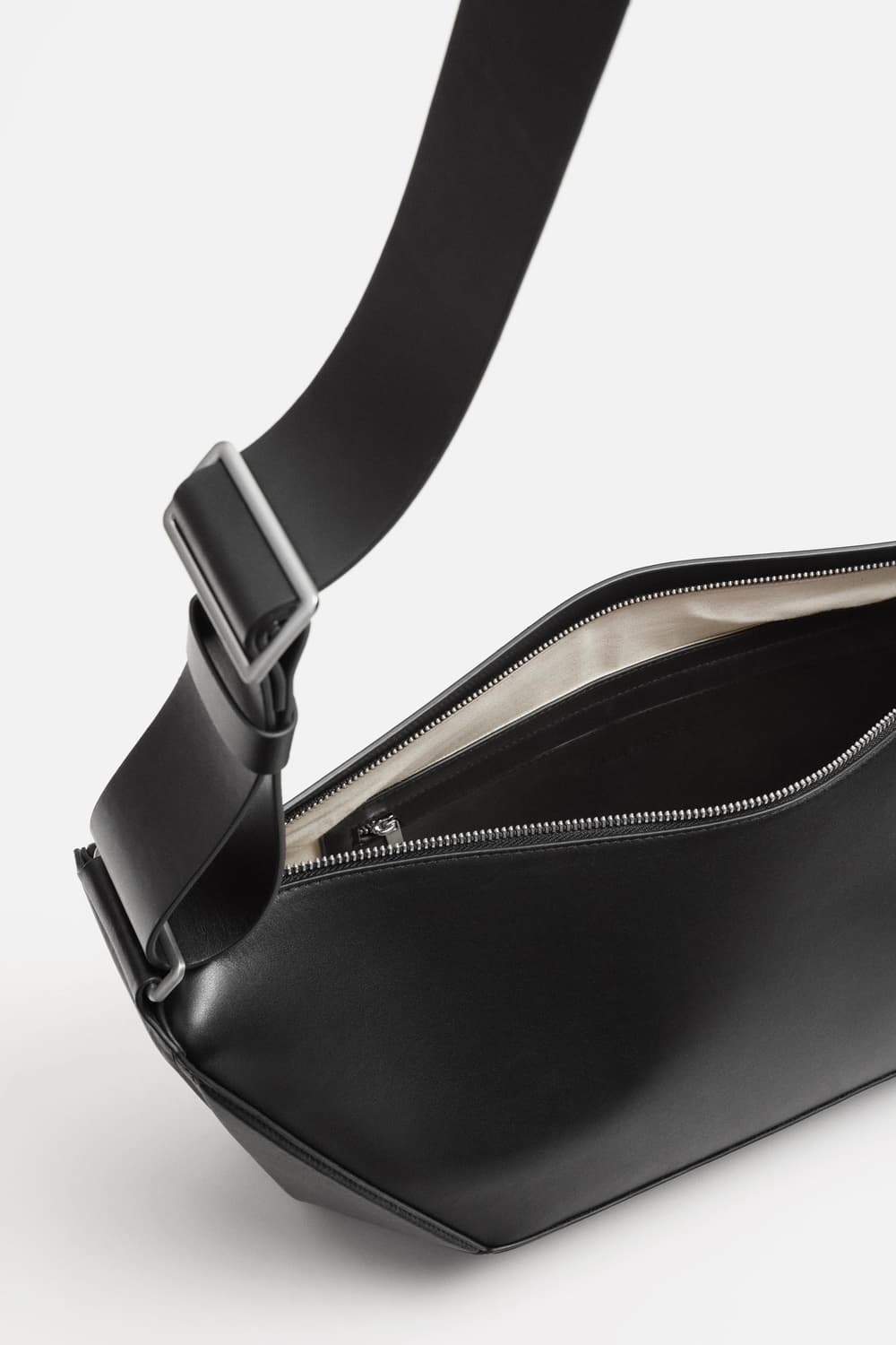 자라 L 사이즈 레더 크로스백 - LIMITED EDITION 상품이미지5