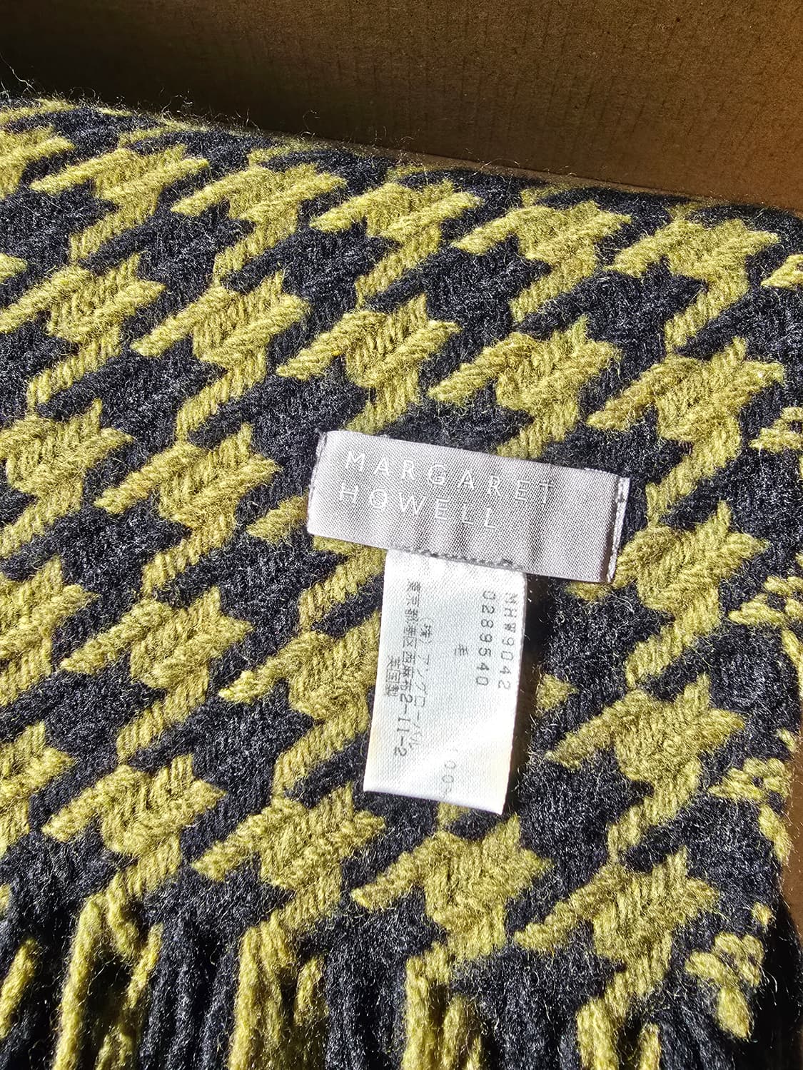 마가렛호웰 올리브그린 블랙  하운드투스 울 머플러 상품이미지2