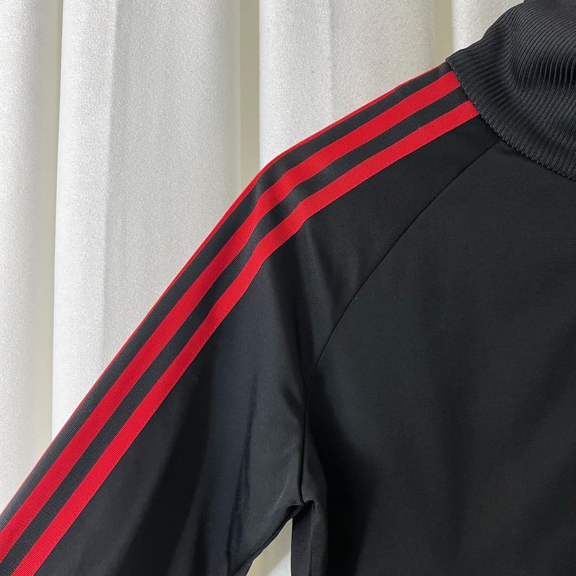 아디다스 블랙 레드 로즈 백빅로고 삼선 져지 상품이미지6