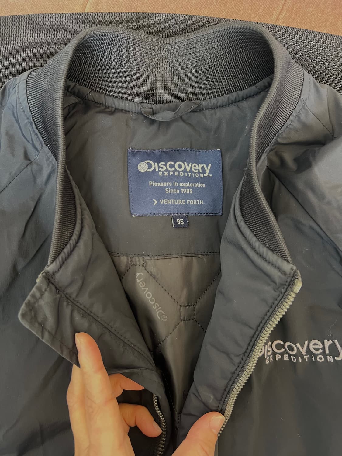 디스커버리 남성 블랙 블루종점퍼 신슐레이트 상품이미지3