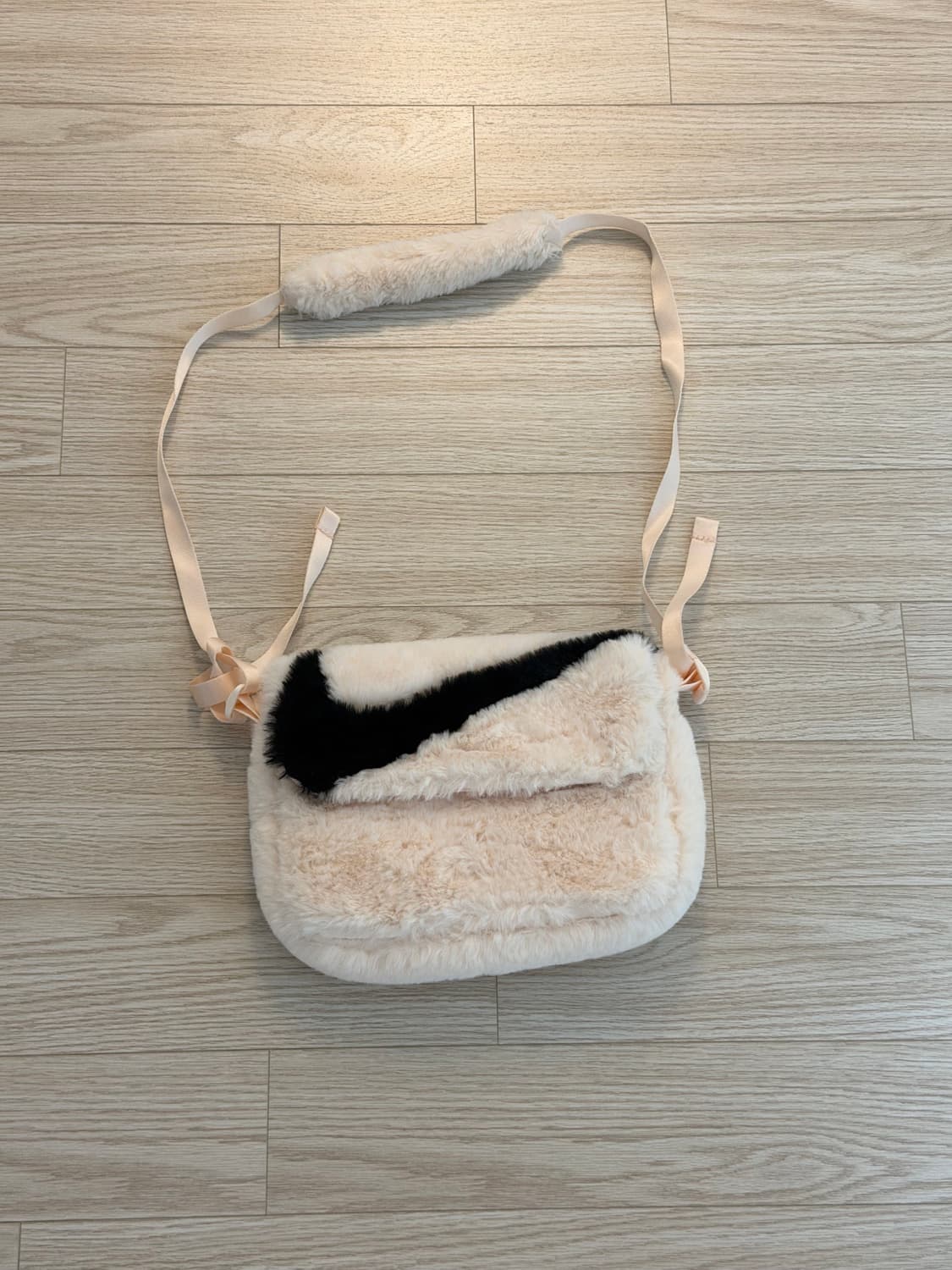 나이키 퍼 미니 크로스백 상품이미지1