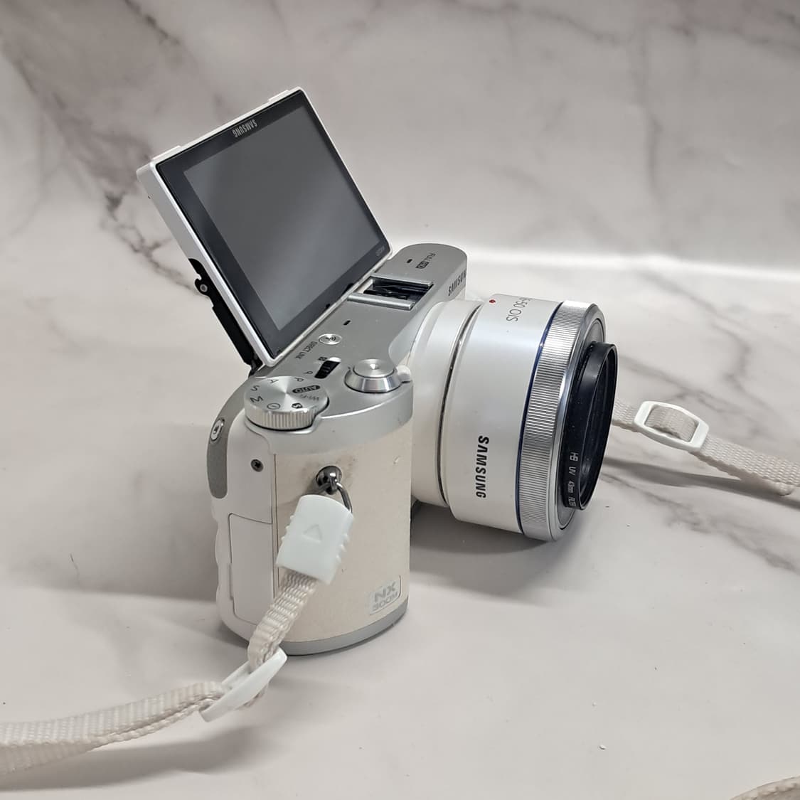 셀카가능) 삼성 미러리스 NX300M 화이트! 디지털 카메라 상품이미지3