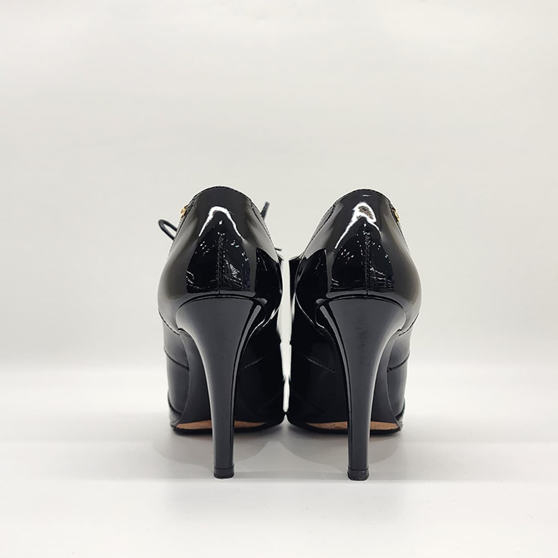 샤넬 G33057 CC 페이던트 레더 레이스업 힐 블랙 35 상품이미지3