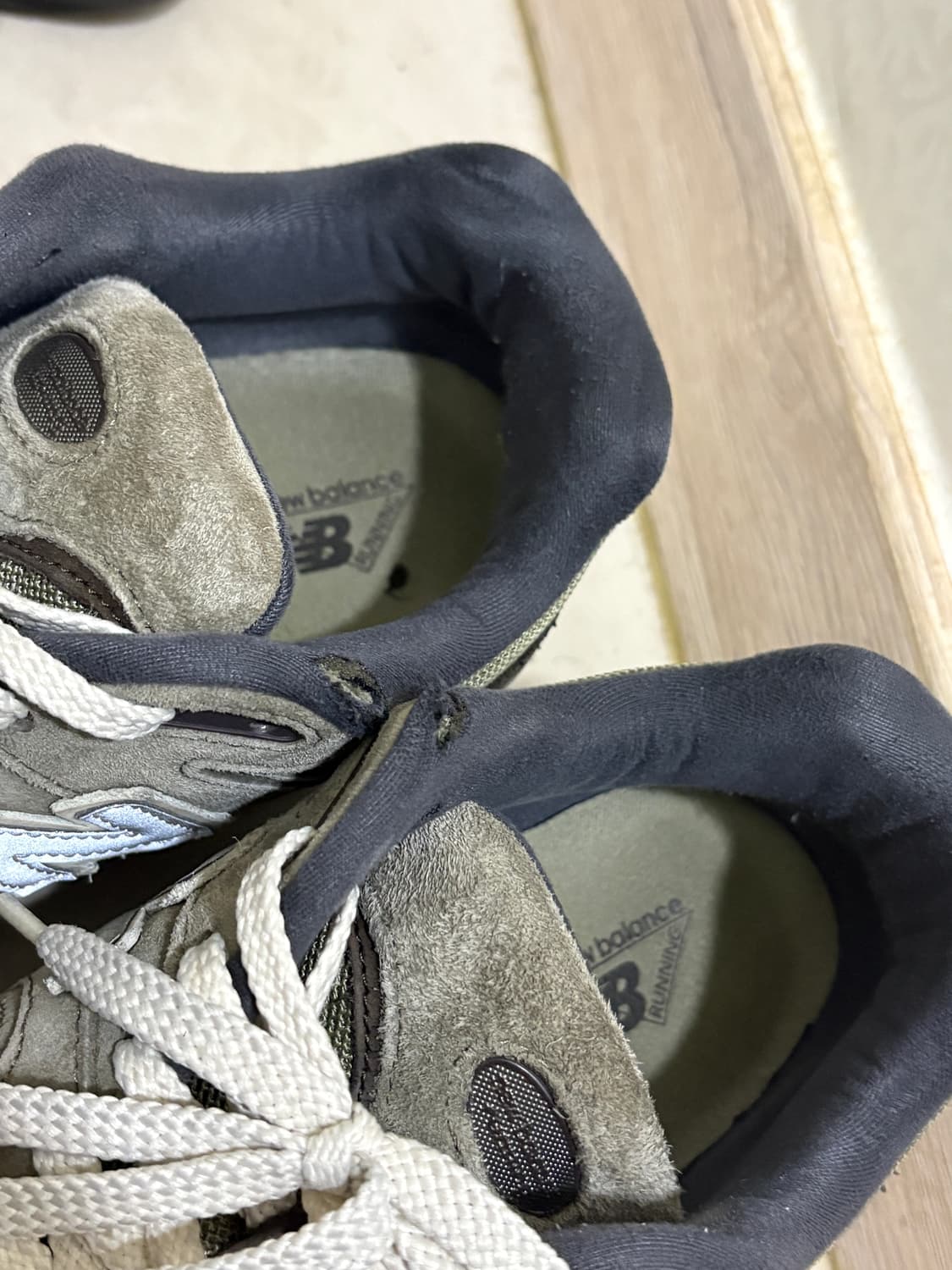 뉴발란스 2002 빈티지 카키 285 상품이미지5