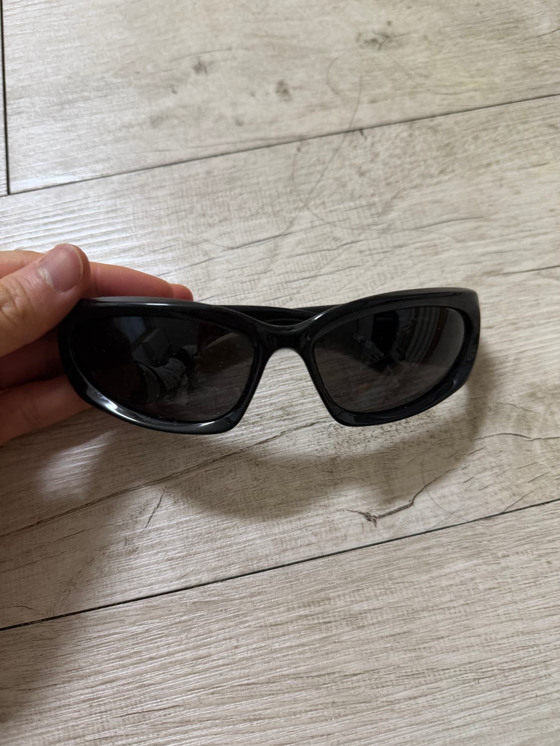 발렌시아가 스위프트 오발 선글라스 블랙 상품이미지5