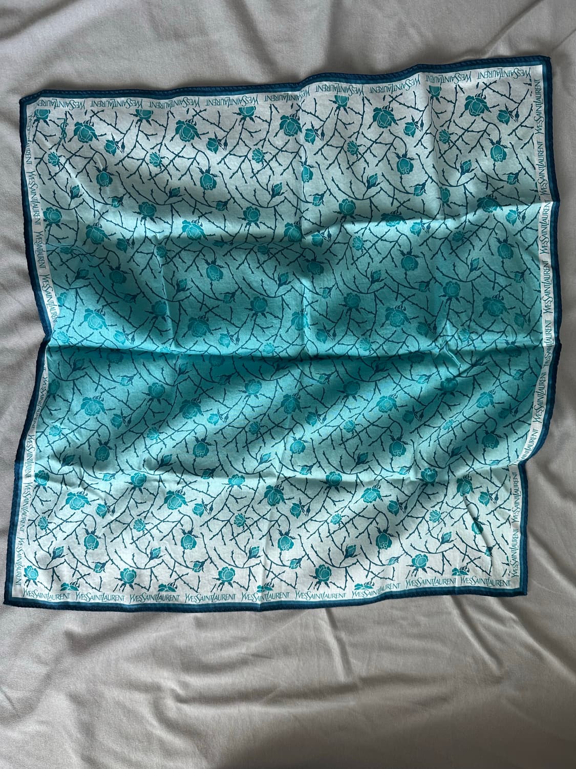 입생로랑 스카프 상품이미지1