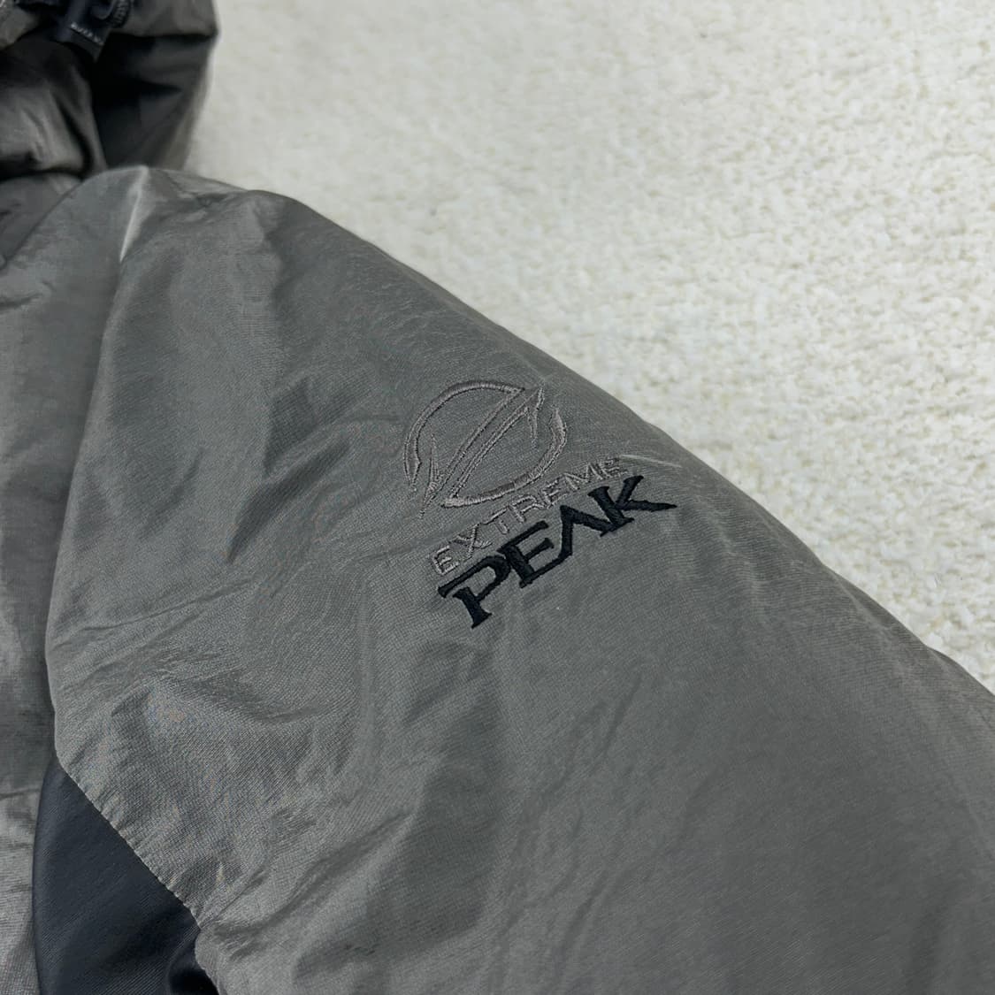 블랙야크 나일론쉘 구스다운 패딩 그레이 상품이미지6