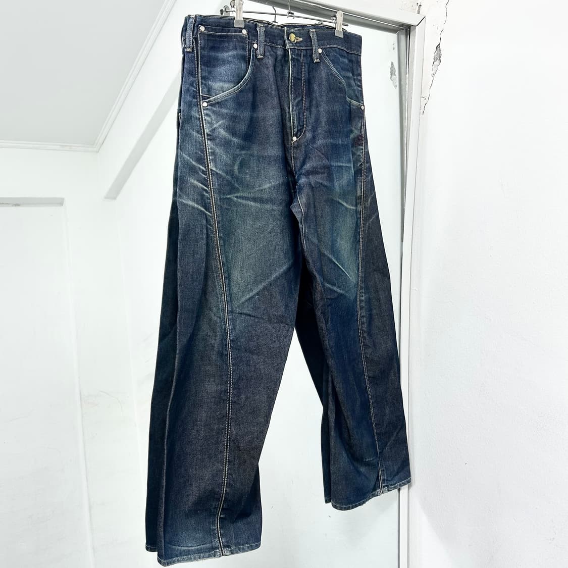 리바이스 엔지니어드 신치백 데님 팬츠 상품이미지5