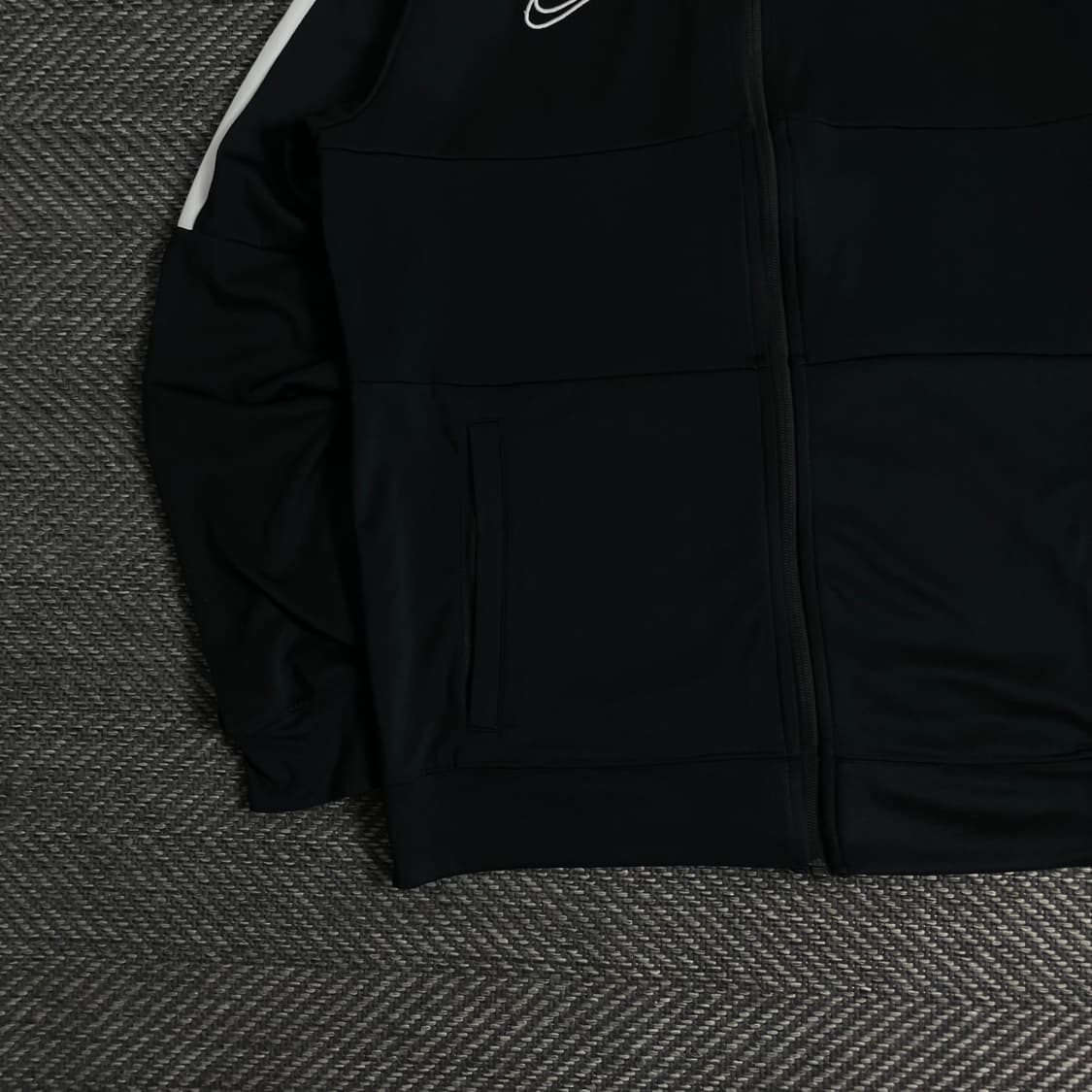나이키 드라이핏 스우시로고 디테일 트레이닝 자켓  y 3450 상품이미지4