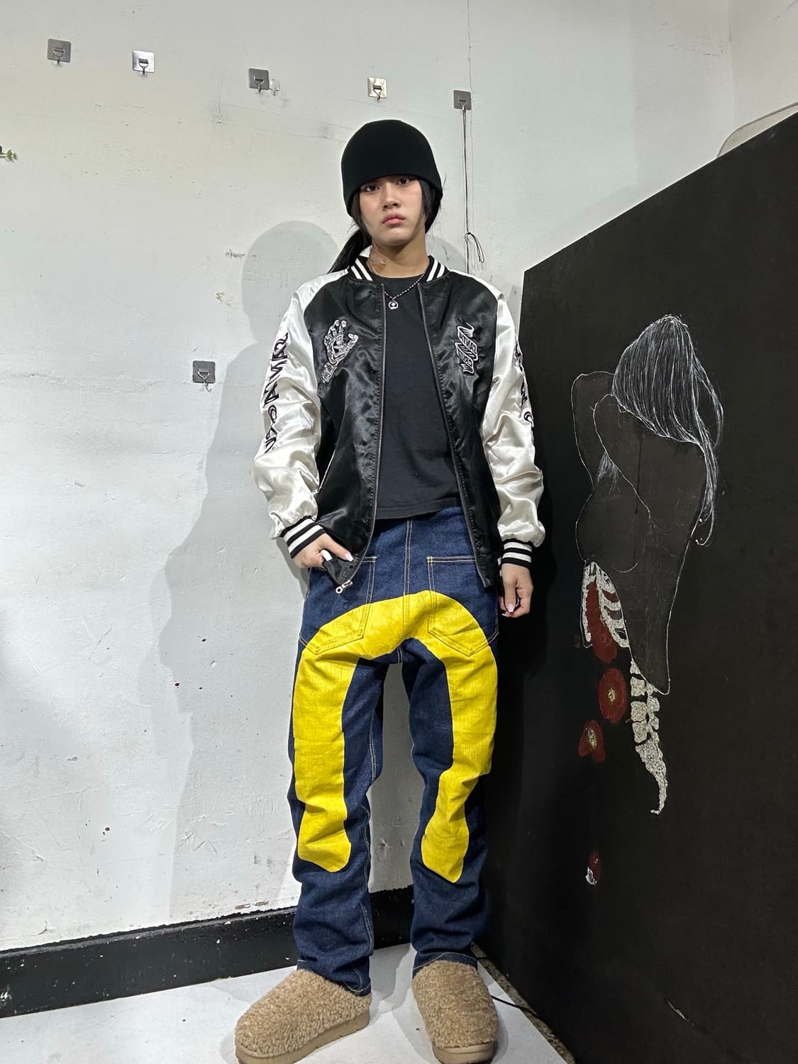 산타크루즈 y2k 손 자수 블랙 스카잔 L  상품이미지4