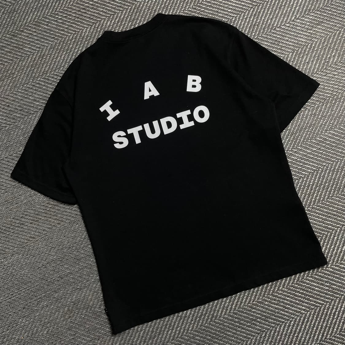 IAB STUDIO 아이앱 박시핏 빅로고 반팔 티셔츠 블랙y 5495 상품이미지1