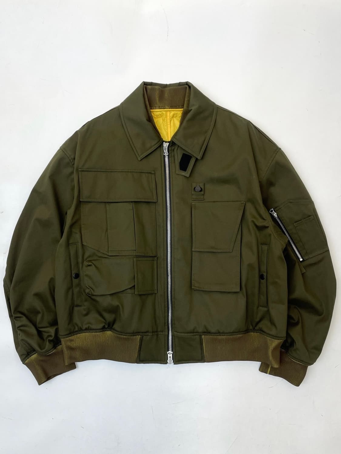 솔리드옴므 22fw 로고 플라케 봄버 자켓 상품이미지1